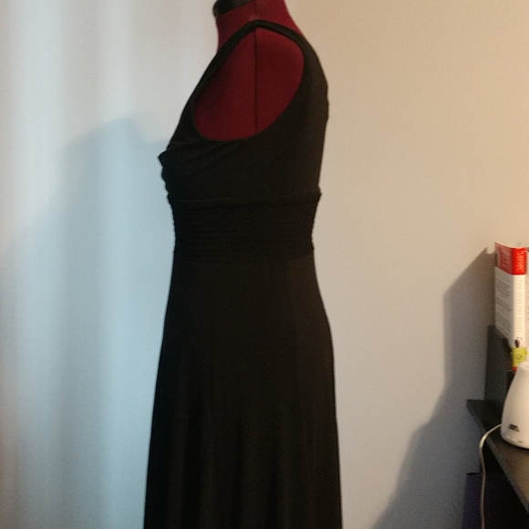 Dress - Picture 5 of 9